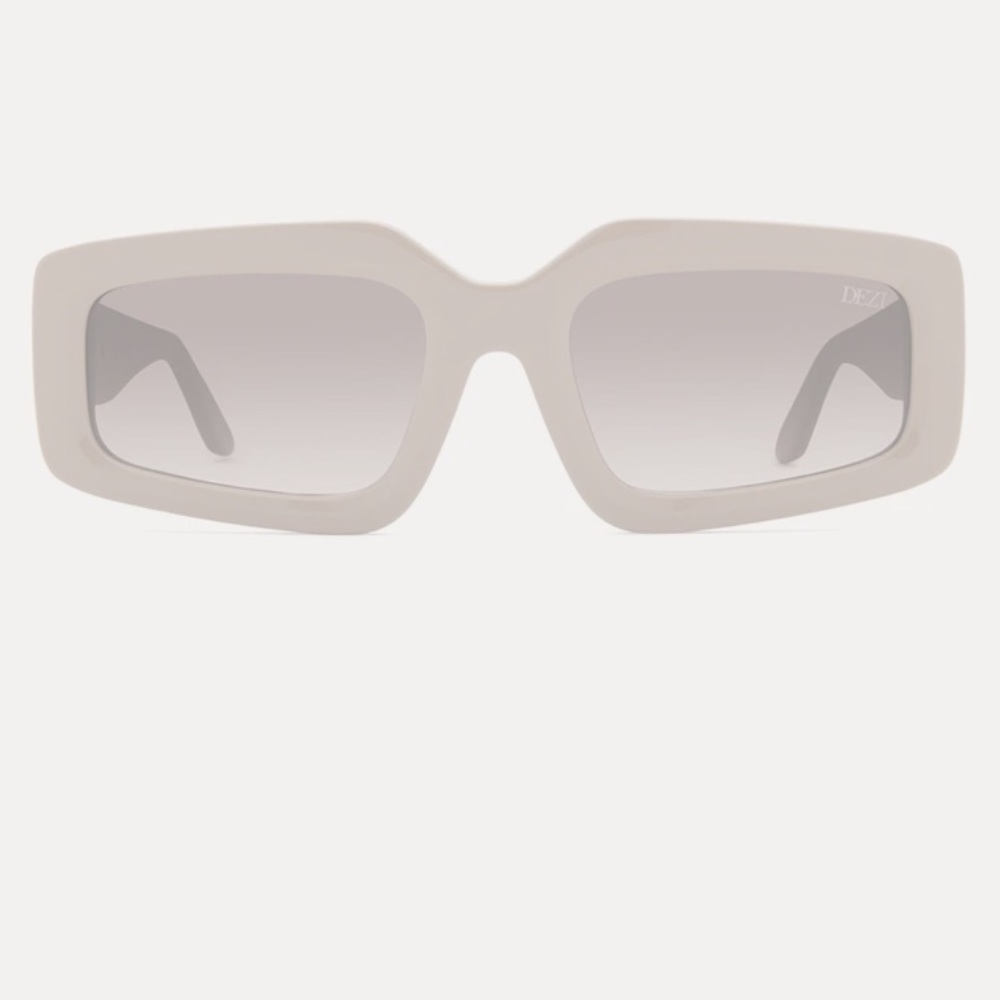 Dezi Read The Room Sunglasses